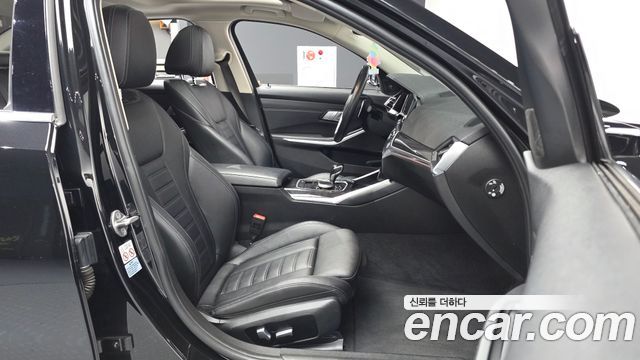 BMW 3-Series 2021 — photo 17