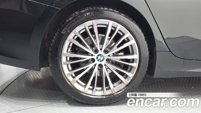 BMW 3-Series 2021 — photo 7