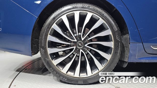 Lincoln Continental 2018 — photo 5
