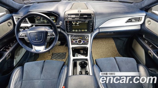 Lincoln Continental 2018 — photo 10