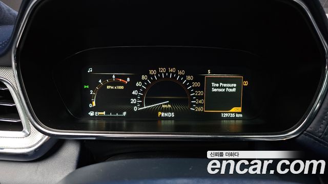 Lincoln Continental 2018 — photo 11