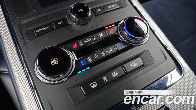 Lincoln Continental 2018 — photo 25