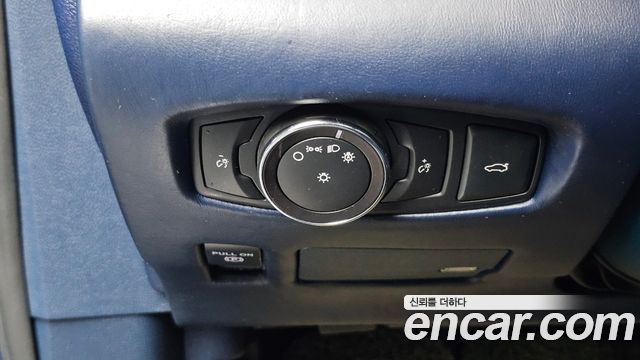 Lincoln Continental 2018 — photo 29