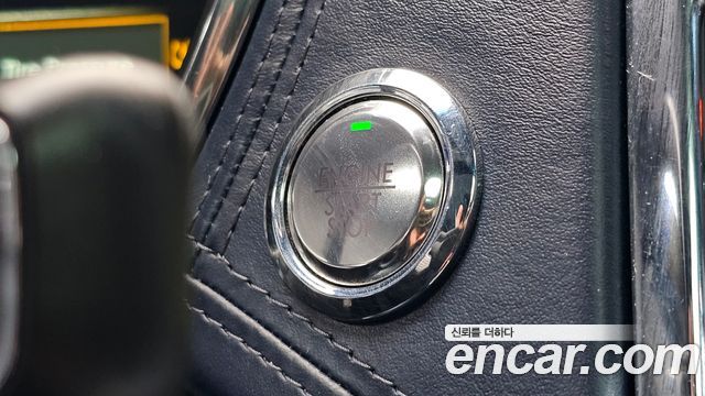 Lincoln Continental 2018 — photo 30