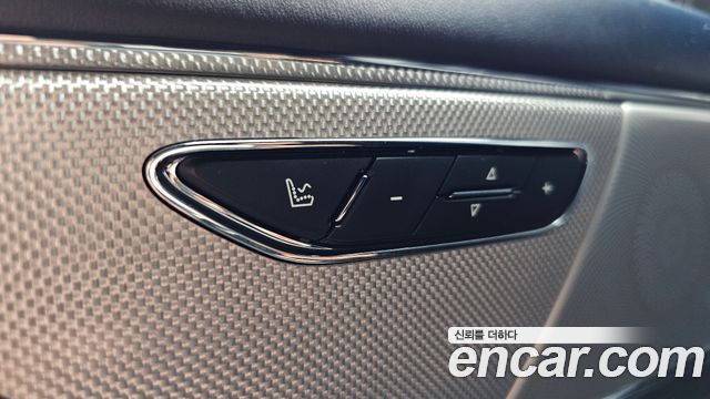 Lincoln Continental 2018 — photo 34