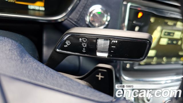 Lincoln Continental 2018 — photo 36