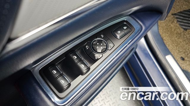 Lincoln Continental 2018 — photo 37
