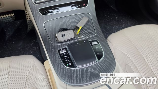 Mercedes-Benz CLS-Class 2022 — photo 24
