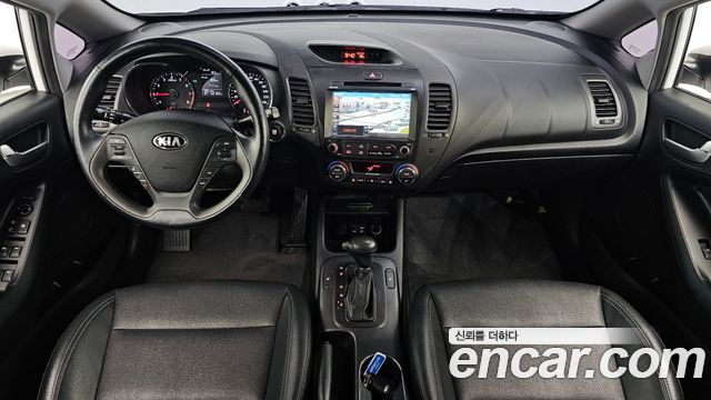 Kia K3 2015 — photo 10