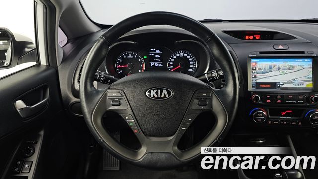 Kia K3 2015 — photo 19