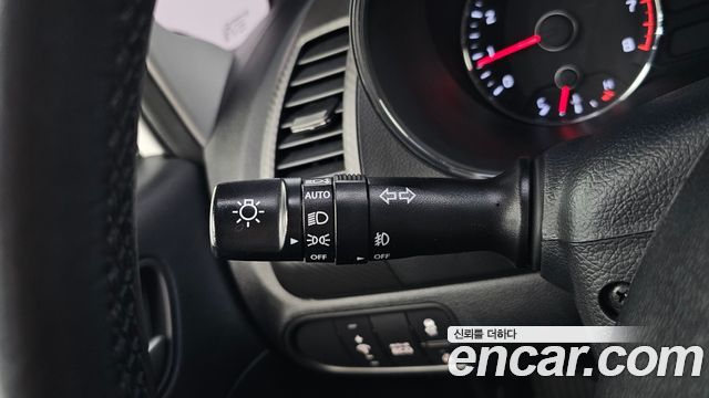 Kia K3 2015 — photo 27