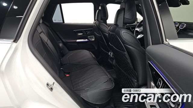 Mercedes-Benz GLC-Class 2025 — photo 18
