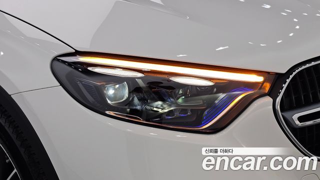 Mercedes-Benz GLC-Class 2025 — photo 8