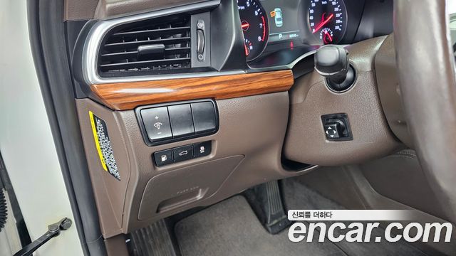Kia K7 2017 — photo 16