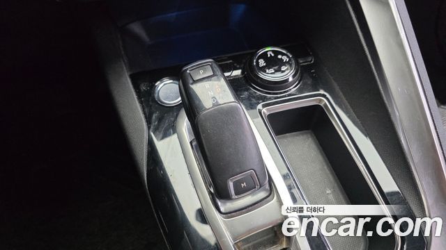 Peugeot 5008 2018 — photo 12