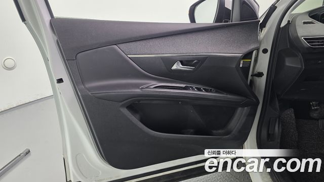 Peugeot 5008 2018 — photo 14
