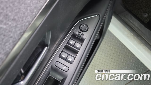 Peugeot 5008 2018 — photo 31