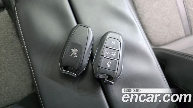 Peugeot 5008 2018 — photo 33