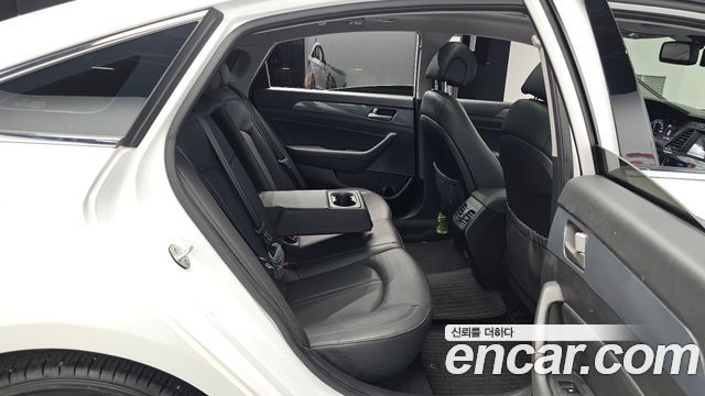 Hyundai Sonata 2017 — photo 11
