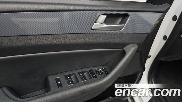Hyundai Sonata 2017 — photo 16