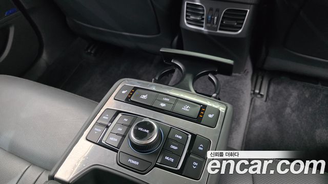 Hyundai Genesis 2016 — photo 24