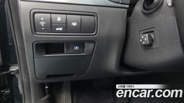 Hyundai Genesis 2016 — photo 28