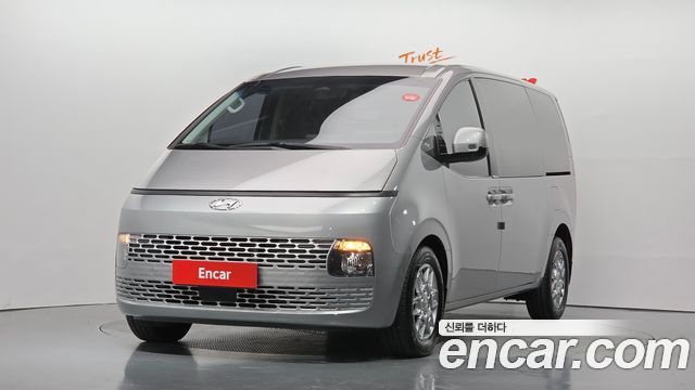 Hyundai Staria 2022 — photo 1