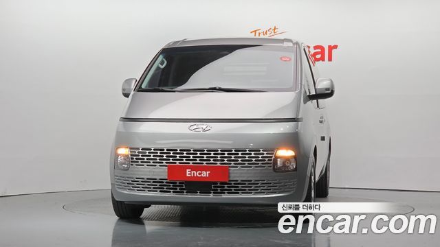 Hyundai Staria 2022 — photo 3