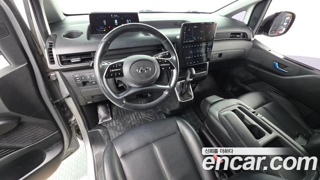 Hyundai Staria 2022 — photo 10