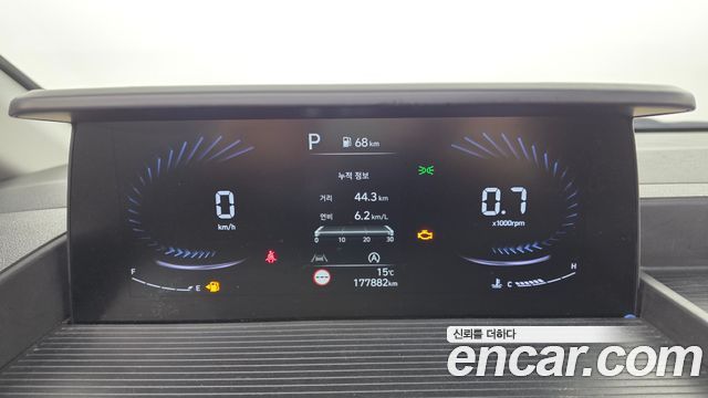 Hyundai Staria 2022 — photo 11