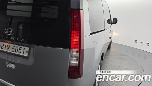 Hyundai Staria 2022 — photo 9