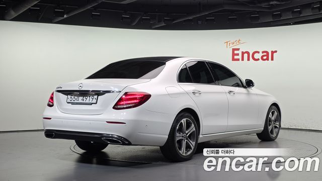 Mercedes-Benz E-Class 2019 — photo 2