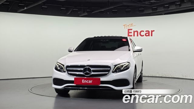 Mercedes-Benz E-Class 2019 — photo 3