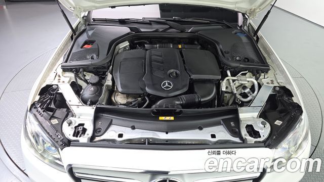Mercedes-Benz E-Class 2019 — photo 6