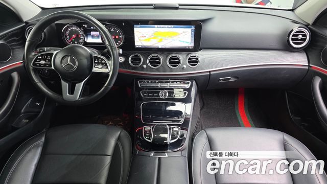 Mercedes-Benz E-Class 2019 — photo 10