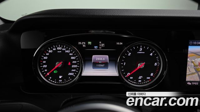 Mercedes-Benz E-Class 2019 — photo 11