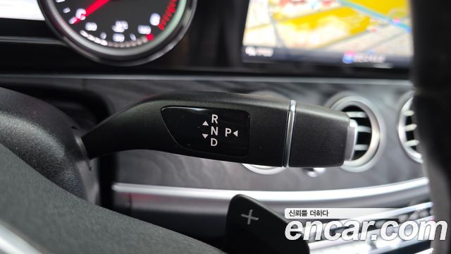 Mercedes-Benz E-Class 2019 — photo 12