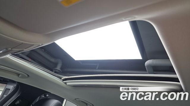 Mercedes-Benz E-Class 2019 — photo 22