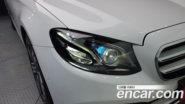 Mercedes-Benz E-Class 2019 — photo 8
