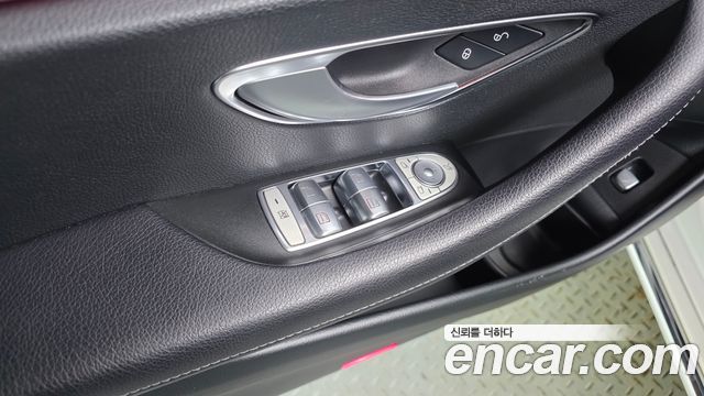 Mercedes-Benz E-Class 2019 — photo 30