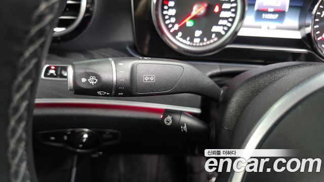 Mercedes-Benz E-Class 2019 — photo 33