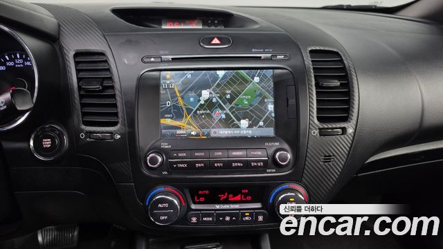 Kia K3 2015 — photo 11