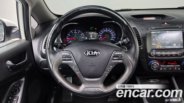 Kia K3 2015 — photo 12