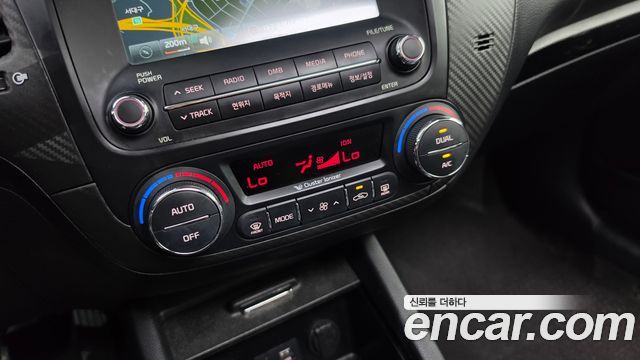 Kia K3 2015 — photo 14