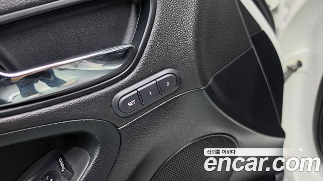 Kia K3 2015 — photo 17
