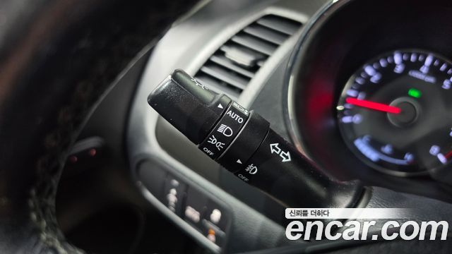 Kia K3 2015 — photo 20
