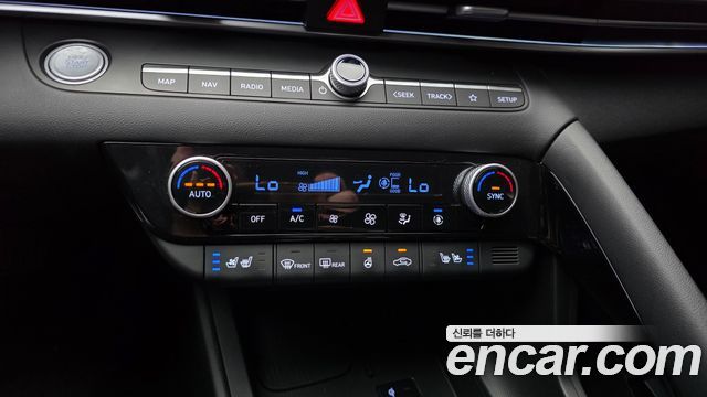 Hyundai AVANTE 2024 — photo 23