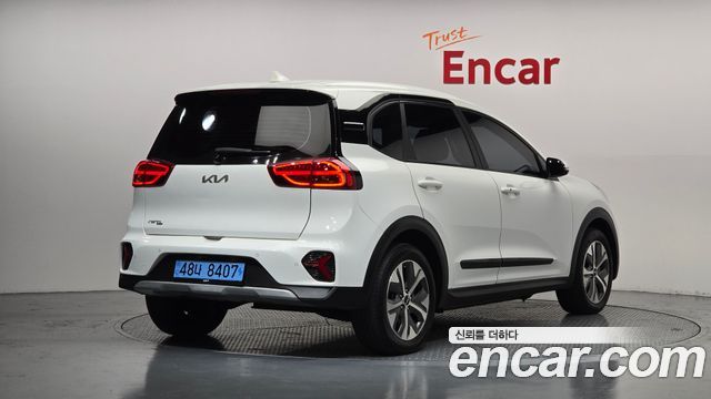 Kia Niro 2023 — photo 2