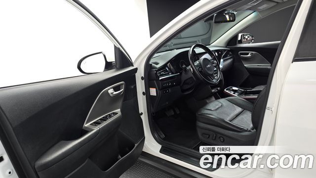 Kia Niro 2023 — photo 10