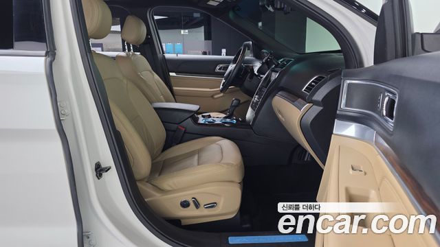 Ford Explorer 2016 — photo 11
